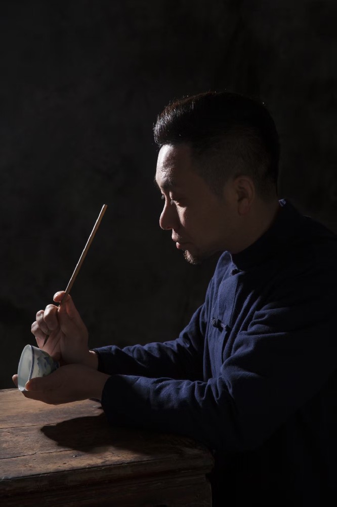 谢凯（国瓷红叶画院钻研员）